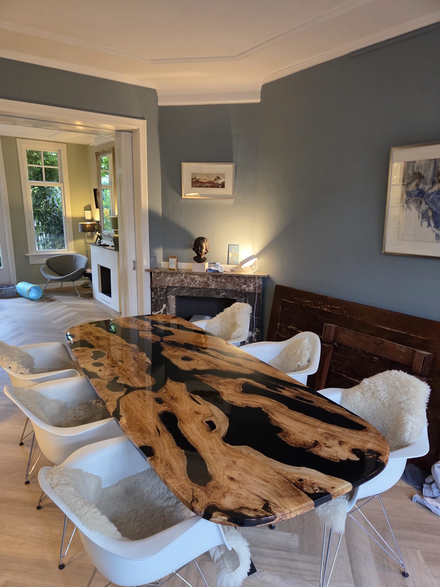Olijfhouten epoxy tafel